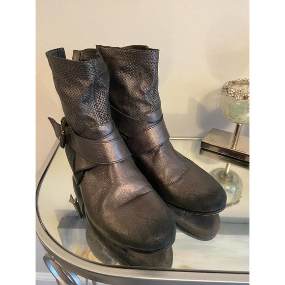 Vic Women's Metallic Treated Ankle Boots Size 37-7 - Picture 2 of 7